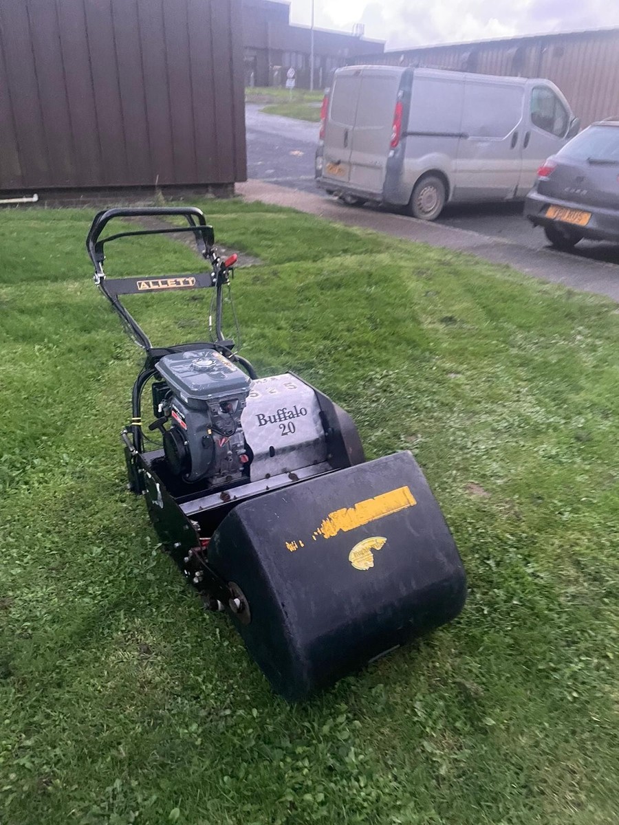 Allet Buffalo 20 cylinder mower Kubota engine used grassbox slight damage
