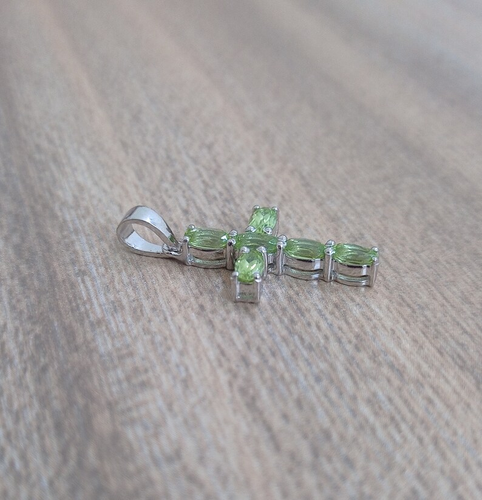 925 Sterling Silver Peridot Gemstone Cross Pendant Necklace For Women - Picture 4 of 5