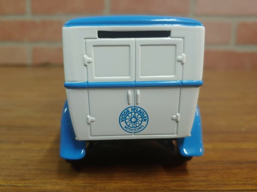 LIBERTY FORD MODEL A DELIVERY SPEC CAST 1:25 SCALE DIE CAST VICTOR MCLAGLEN BANK - Picture 2 of 8