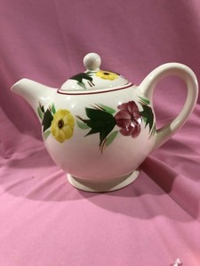 Blue-Ridge-Ball-Shape-Teapot-In-the-Wuinner-039-s-Circle-Pattern