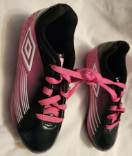 Umbro Filles Chaussures De Foot à Crampons – Noir Et Rose, Pointure 10 US (Kids)