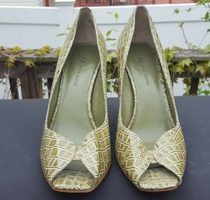 anne klein snakeskin shoes