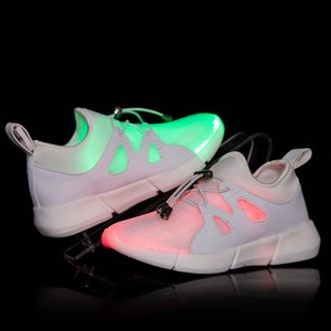 nike leuchtende schuhe