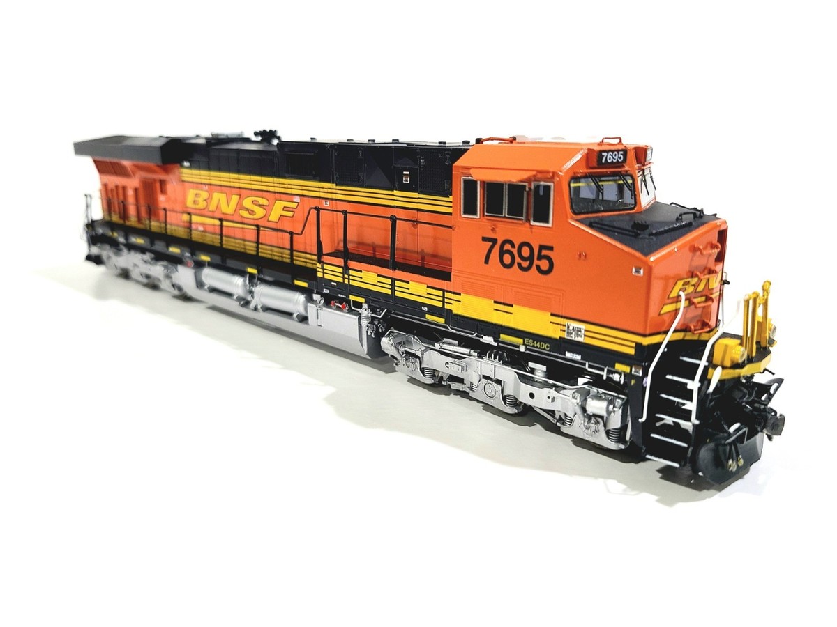Overland OMI BNSF ES44DC Burlington Northern Santa #7695 HO Brass