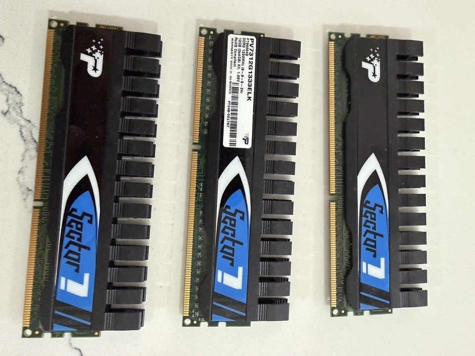 12GB ( 3X 4GB ) Patriot Sector 7 PC3 DDR3 Gaming RAM PV7312G1333ELK  for Desktop - Image 3 of 3
