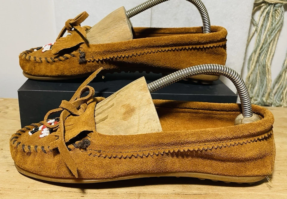 Minnetonka Thunderbird Animikii Moccasin Flat Size 7.5 Womens Beaded Comfort - Image 2 of 4