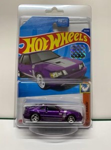 Hot Wheels Super Treasure Hunt '84 Mustang SVO #4/10, échelle 1/64. La Pépite Violette !