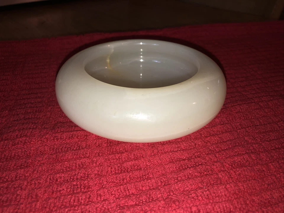 RARO PRECIOSO PLATO DE TABACO ANTIGUO PEQUEÑO CHINO JADE BLANCO TAZÓN BAJO Foto 2 de 4