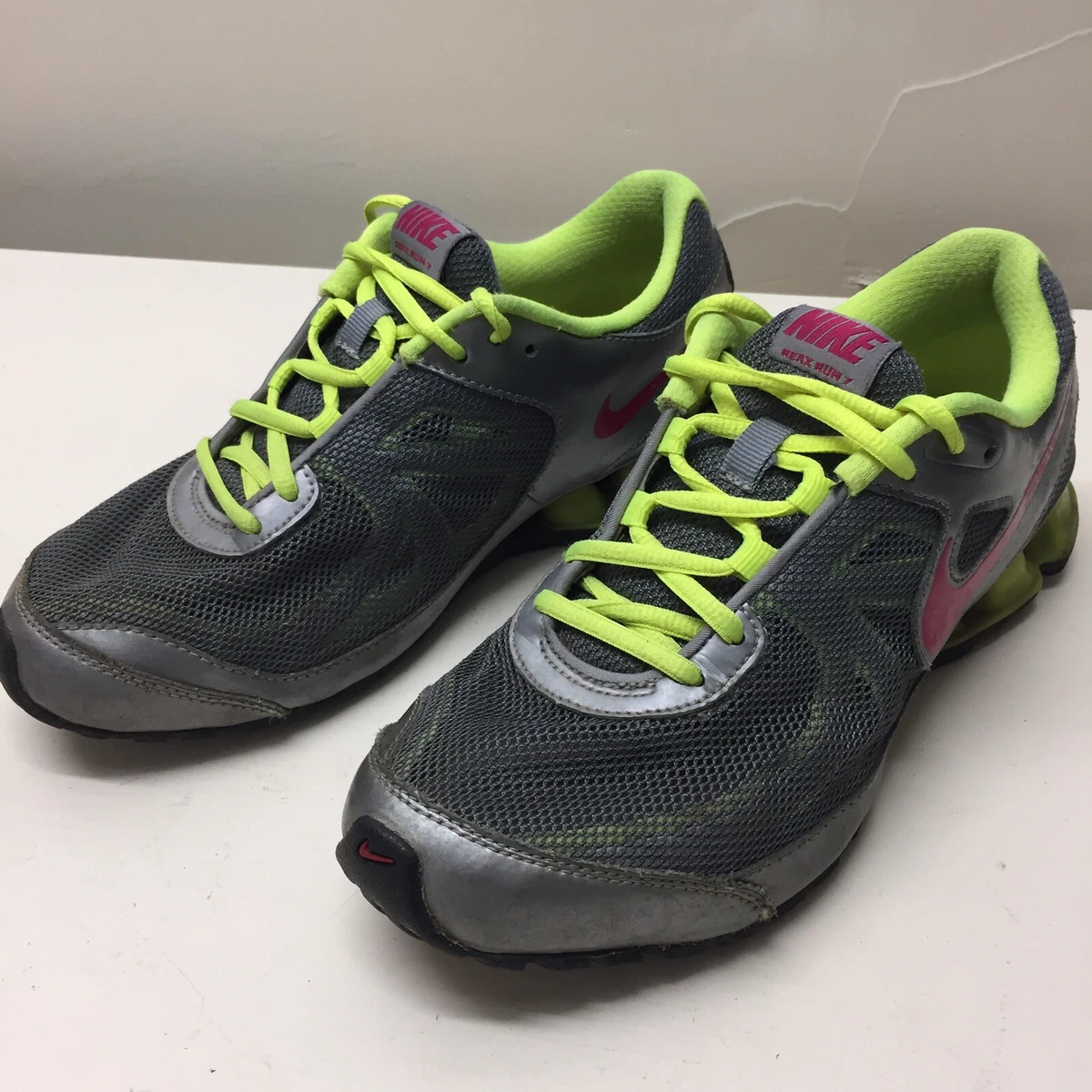 Women s size 7.5 NIKE REAX Run 7 Silver Neon Green Ral Pink 525755 001