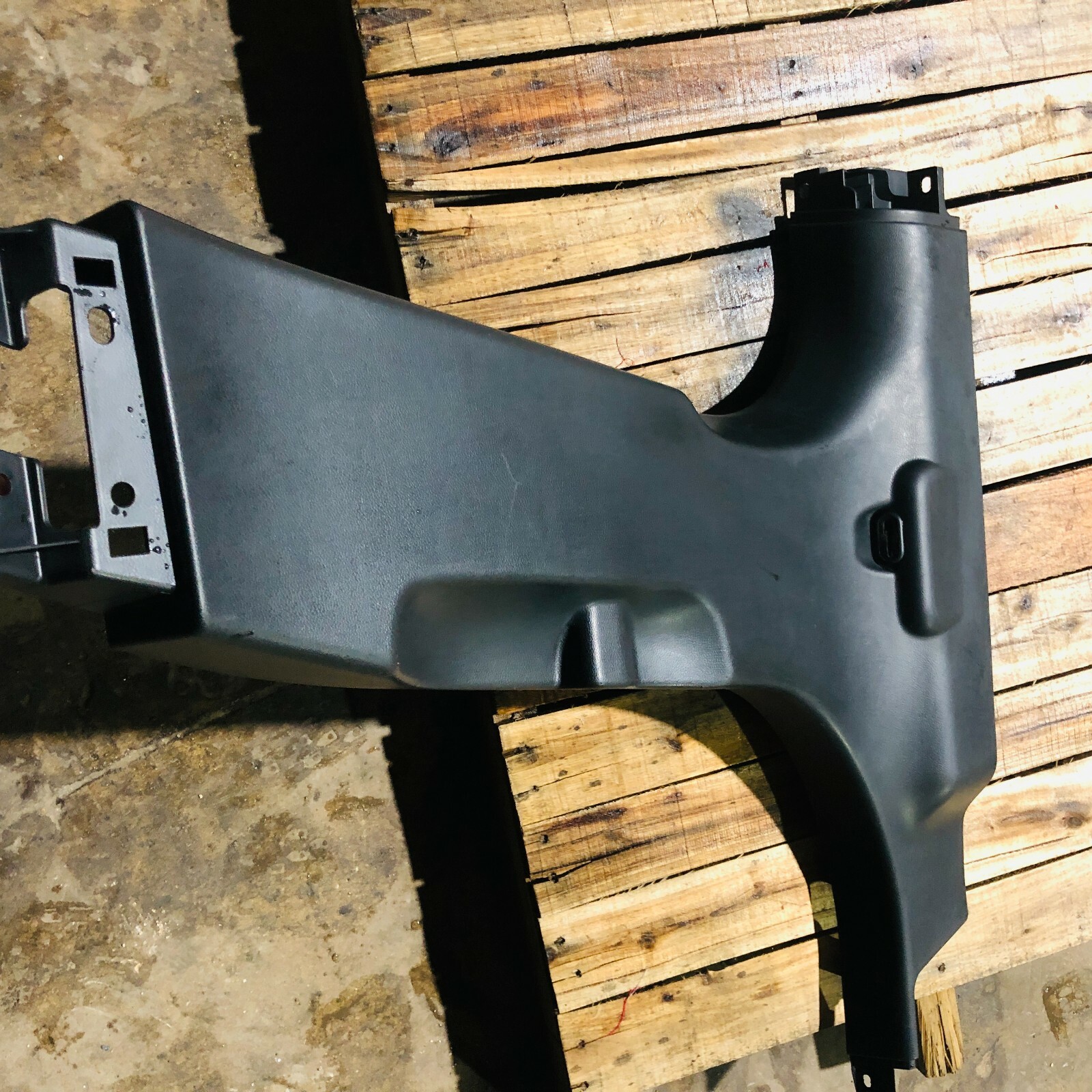 2014 - 2017 Maserati Ghibli Passenger Right Center Pillar Lower Trim Cover Panel
