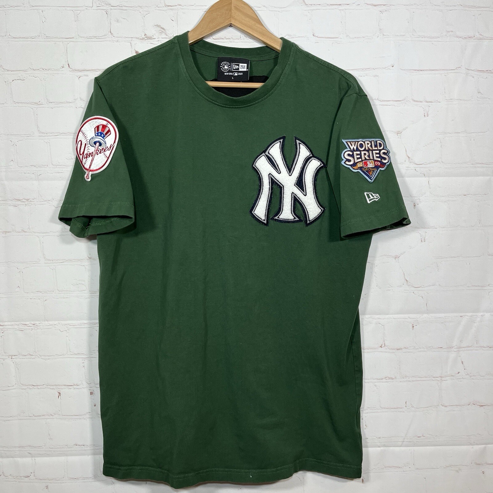 New Era NY Yankees Logo Select Color Flip T Short Mens Large Green Embroidered