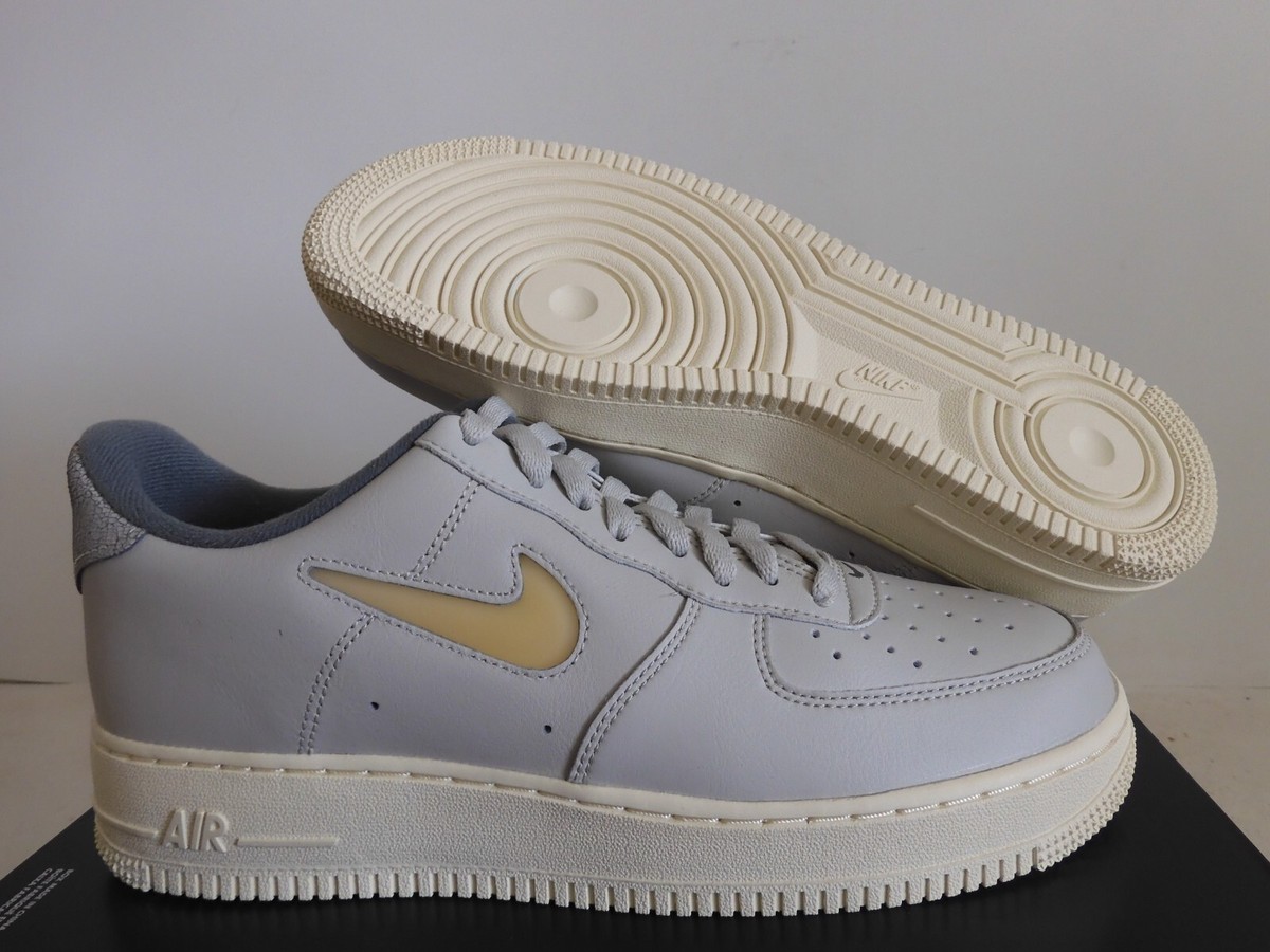 MENS NIKE AIR FORCE 07 LX LIGHT BONE-PALE VANILLA SZ 10 [DC8894