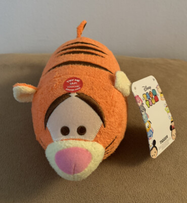 Disney TSUM TSUM Glow Friends Color Changing Light Up Tigger  8  Plush NWTS!