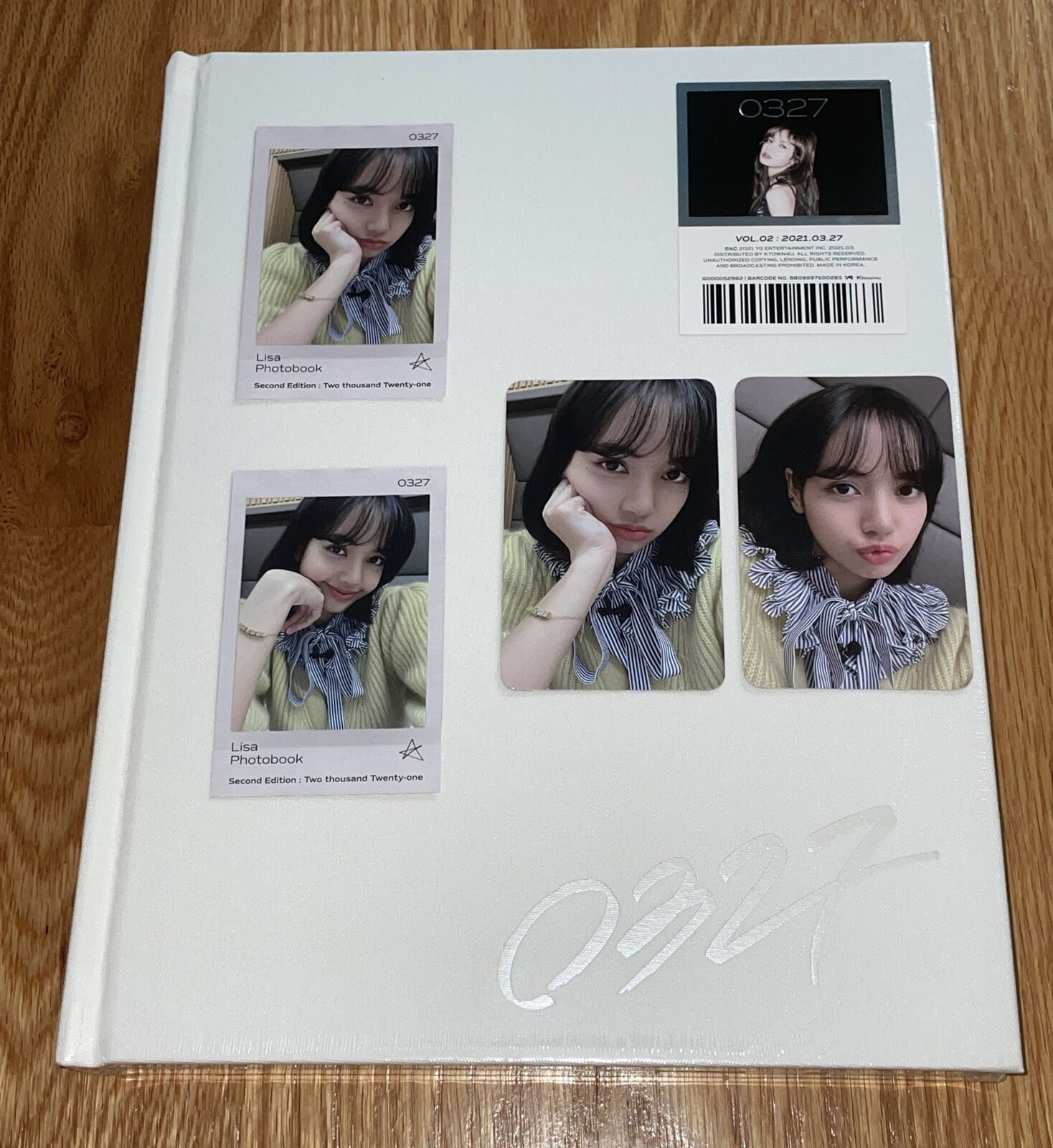 BLACKPINK LISA PHOTOBOOK 0327 photocard-