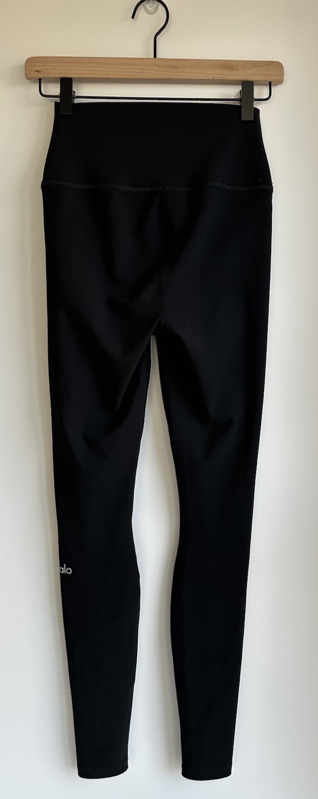 Alo Yoga Ripped Warrior Solid Black Leggings Size… - image 5