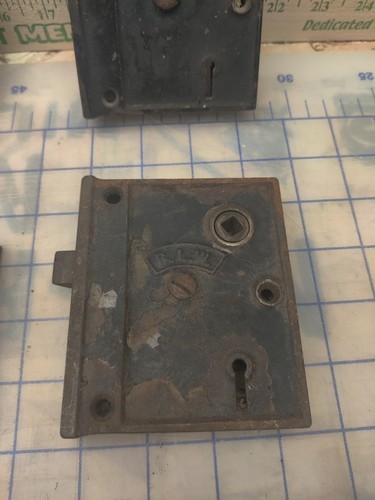 6 Antique door latches/ locks all needs cleaning and lubricating - Picture 12 of 15