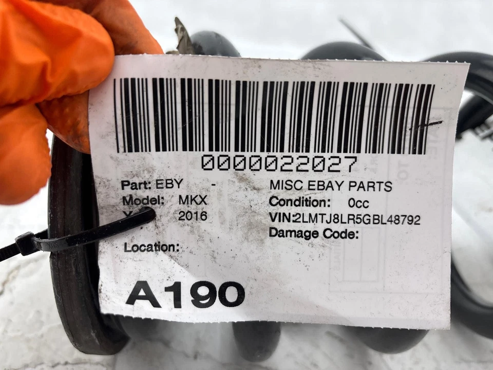 Lincoln MKX 2016-2018 3,7 L muelle helicoidal trasero izquierdo OEM Foto 2 de 4