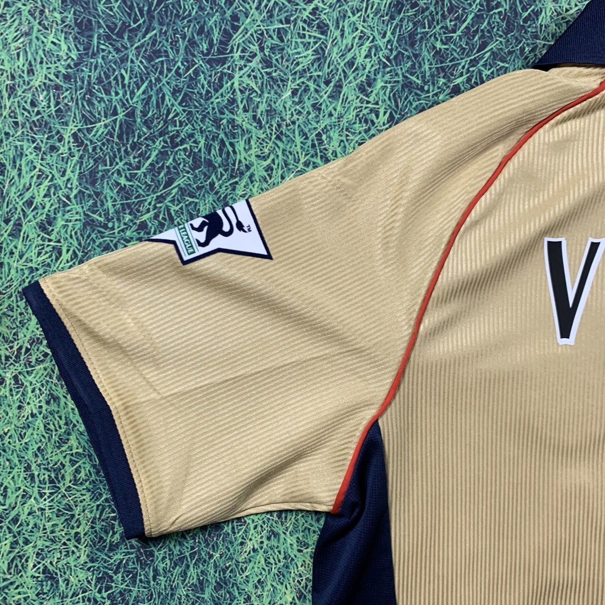 Patrick Vieira Arsenal 2001/2002 Away Jersey - Retro Shirt - Mens