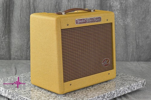 Vintage Fender Vibro Champ Tube Amp W/ Soft case In Very Good Condition - Picture 3 of 23