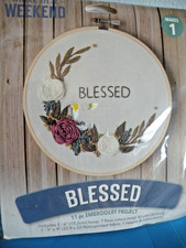 Leisure Arts Embroidery Kit Blessed Floral Make In A Weekend 50724 New R1