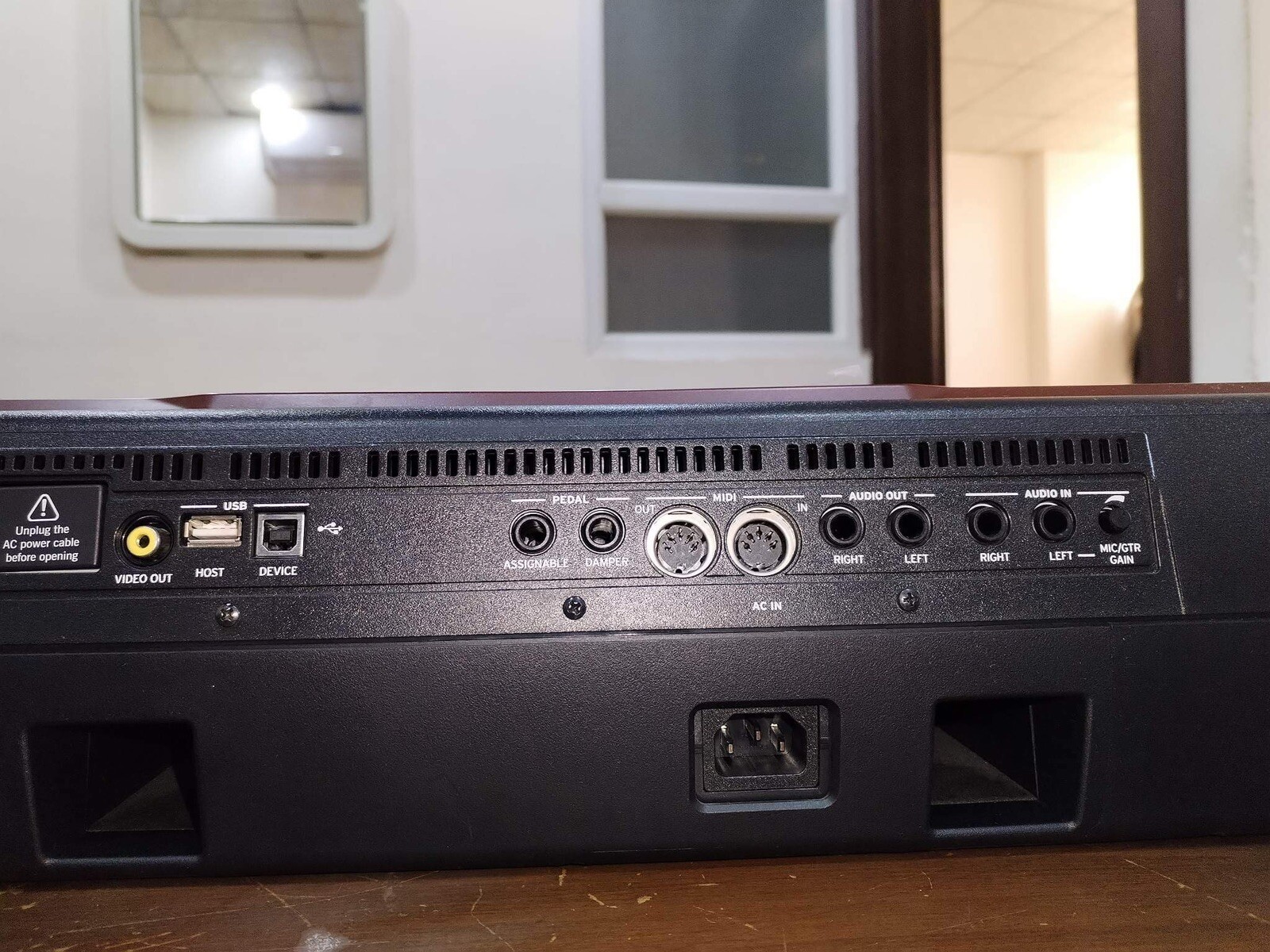 PA700 61 Key Professional Arranger With Touchscreen and Speakers