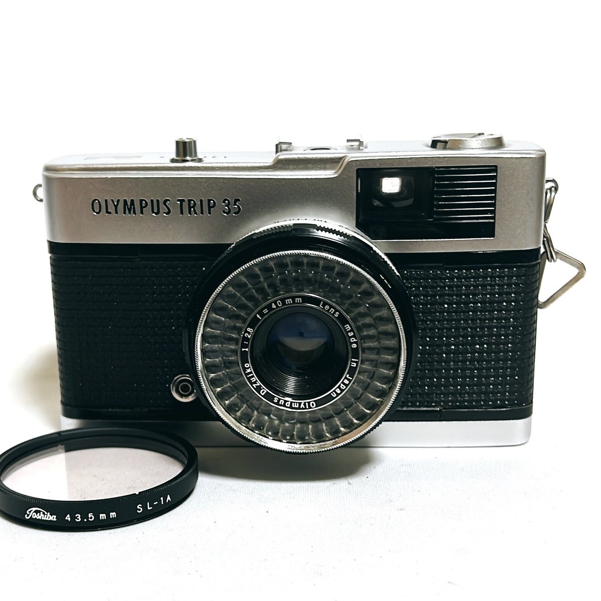 OLYMPUS TRIP 35 D.Zuiko 40mm F2.8 オリンパス NEAR MINT] Olympus Trip 35 Film Camera w/ D. Zuiko 40mm F