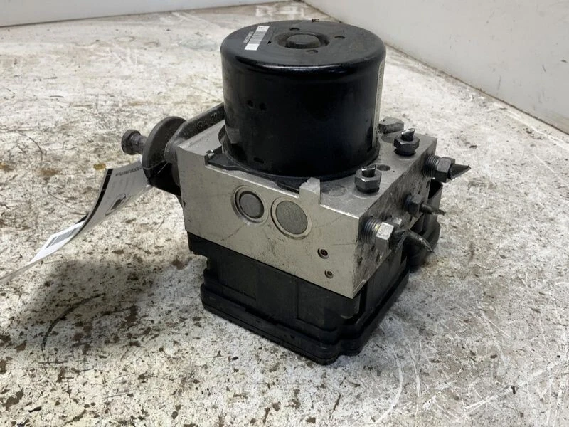 2009-2010 Mercedes C250,C350 Anti-Lock Brake Pump Control Module Assembly OEM - Image 4 of 4