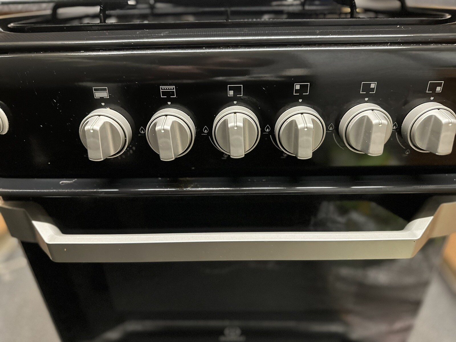 Indesit 50cm Twin Cavity Gas Hob eBay