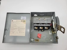 GE THN3361 Safety Disconnect Switch Non-Fusible 30A 600VAC 250VDC 3P Model 10