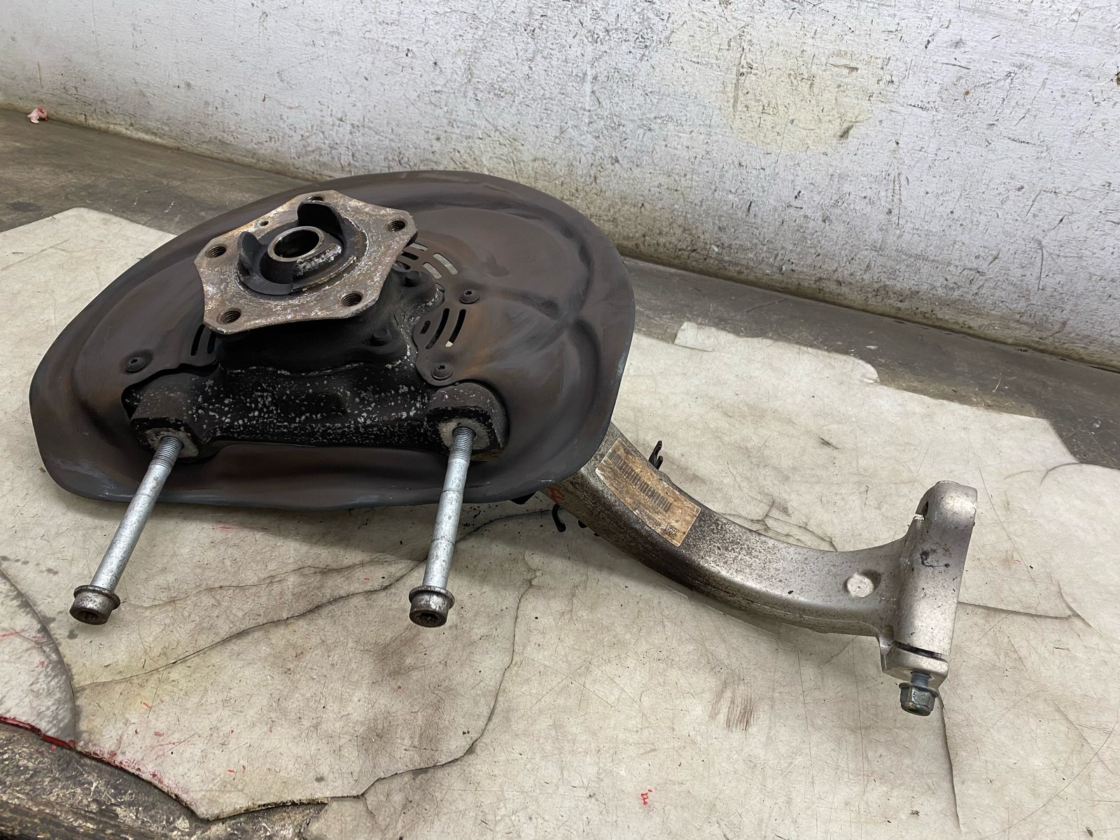 2015-2020 BENTLEY BENTAYGA OEM FRONT RIGHT SPINDLE KNUCKLE W/ WHEEL HUB *109K*