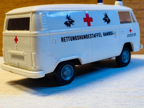 1:87 H0 Brekina, VW T2A Kasten DRK "Rettungsstaffel Hamburg", mit Hunden, weiß - Bild 2 von 5
