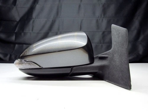 Toyota Prius C Genuine Right Side Outer Rear View Wing Door Mirror Aqua NHP10