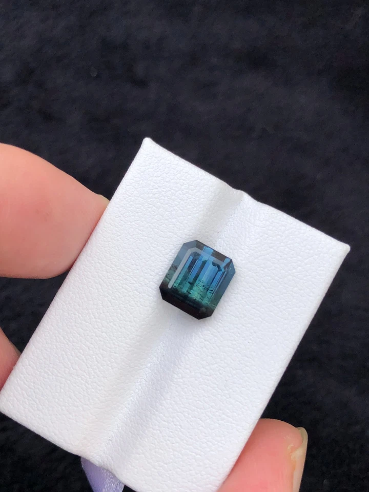 Bi-Color Blue Tourmaline Gemstone: Emerald Cut, 3.4 Carats - Image 3 of 4