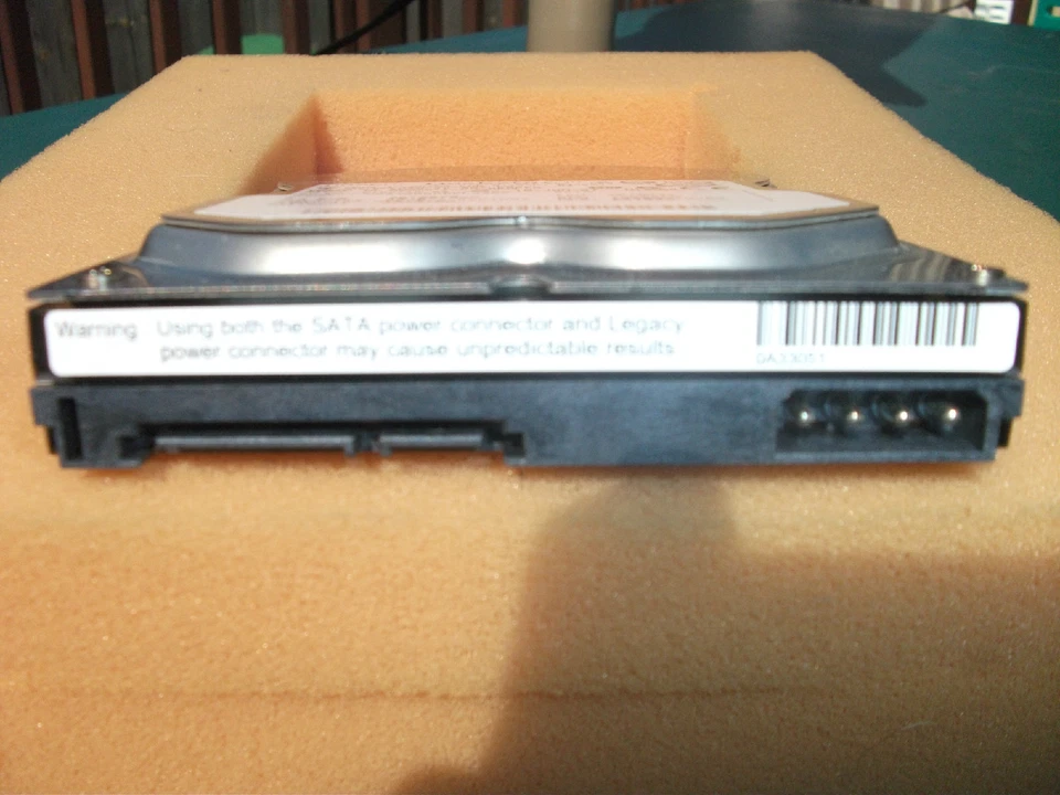 HITACHI Deskstar HDS728080PLA380 80GB 7200RPM SATA HD P/N: 0A33168 - Image 2 of 2