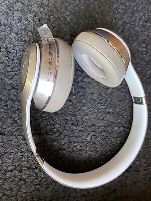 Beats by Dr Dre - Beats ヘッドホン Solo2 Luxe Edition シルバー Beats Solo 2 Solo2 Wired On-Ear Headphones Luxe Edition
