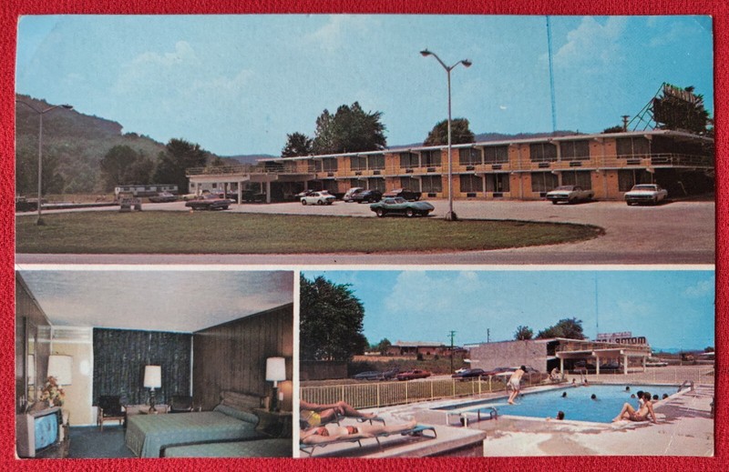 RARE 1-OFF60's Postcard-Convenient Motor Lodge, Whitley County, Williamsburg, KY