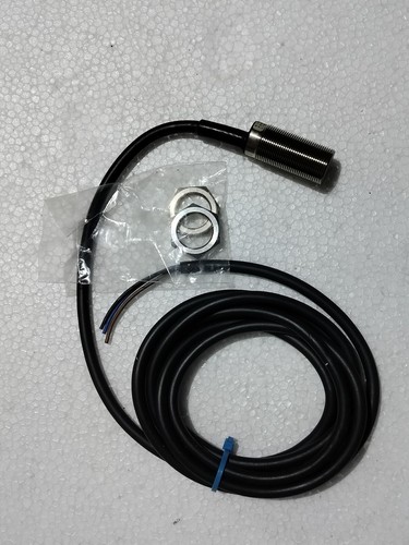 Omron TL-X5E2-E1 Proximity Sensor New - Picture 1 of 4