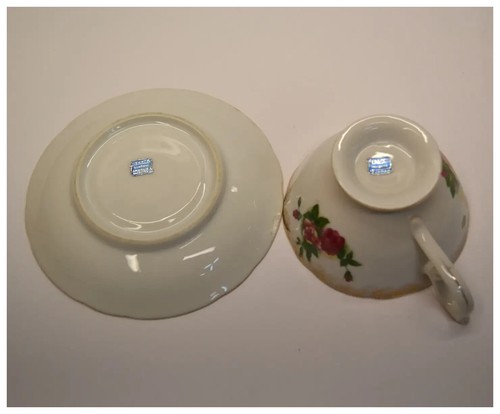 Tasse und Untertasse mit roten Rosen und Goldrand ENESCO Imports Japan - Bild 4 von 10