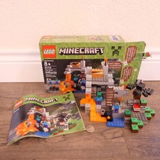 LEGO Minecraft: The Cave 21113 Complete with/ Box & Instructions !!!