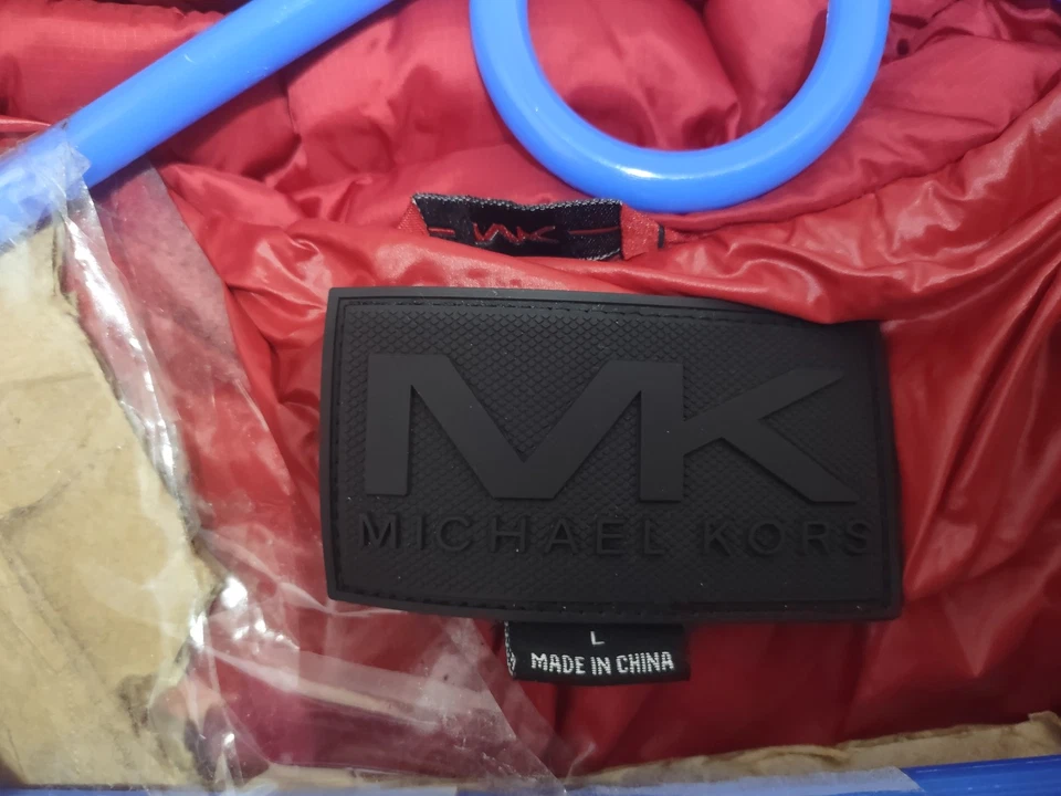 Michael Kors MK Men's Puffer Jacket Red Size Large Hooded Down Insulated - Image 3 of 4