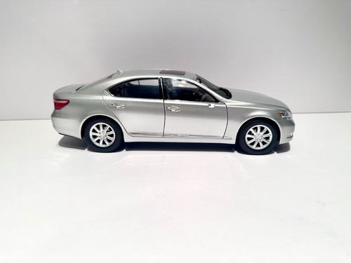 Norev Lexus LS460 2010 Silver Diecast Model No Windshield Read Desc. - Picture 5 of 14
