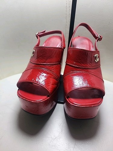 Preowned Chanel Crumpled Leather Lambskin Platform Sandals. EU 36.5C. U.S 6. - Picture 7 of 24