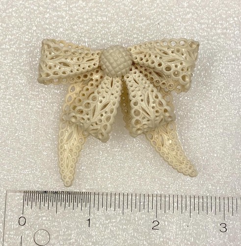 Vintage Antique Large Cream White Celluloid Plastic Lace Bow Ribbon Pin Brooch - Picture 5 of 5