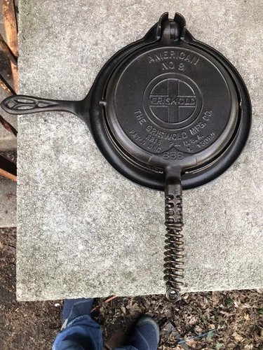 Vintage Griswold #8 Cast Iron Waffle Maker With  Base