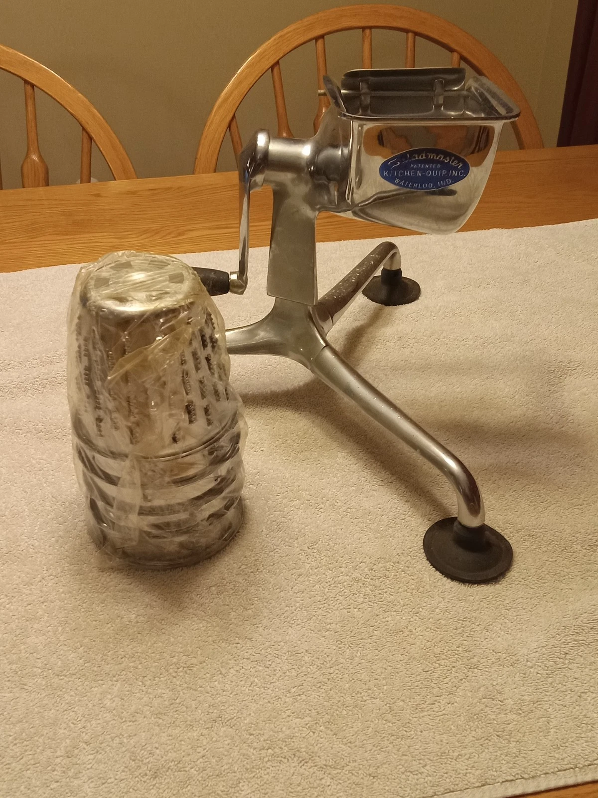 Vintage Saladmaster Food Processor Manual Slicer Shredder Machine 5 Cones
Opens in a new window or t