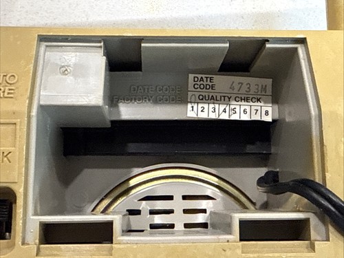 Radio AM/FM General Electric Powered AC/Batería Modelo No. 7-2825J Vintage - Imagen 5 de 19