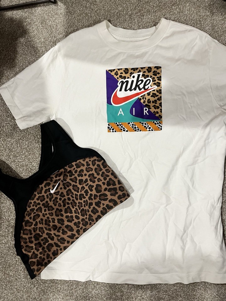 Nike Tshirt And matching Crop Top Sports Bra Size Small/Large