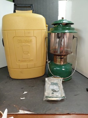Coleman Lantern Model 220k With Carry Case . 1982 With Reflector