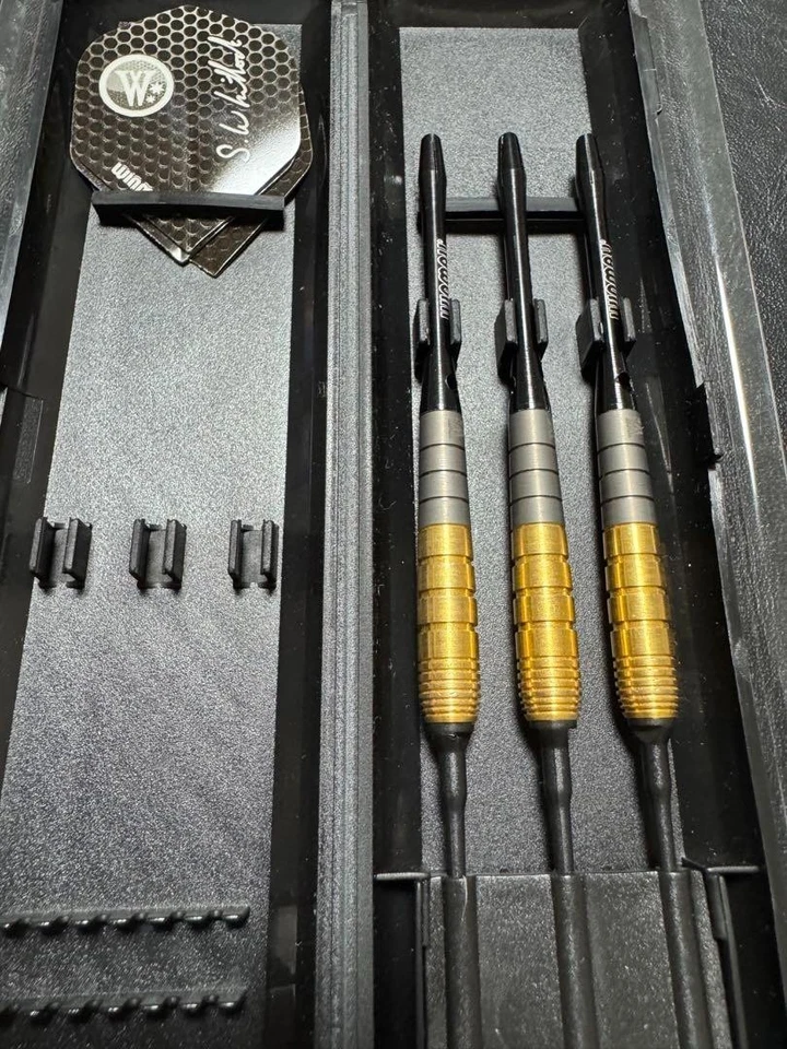 RARE Winmau Simon Whitlock "Wizard" Early Model 20g 2BA from Japan Duties Free - Image 2 of 4