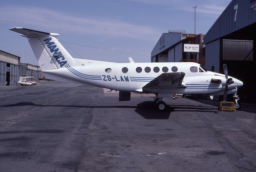 ORIGINAL 35mm Aircraft slide SZ-LAW Beechcraft B200 King Air 1992 #8418